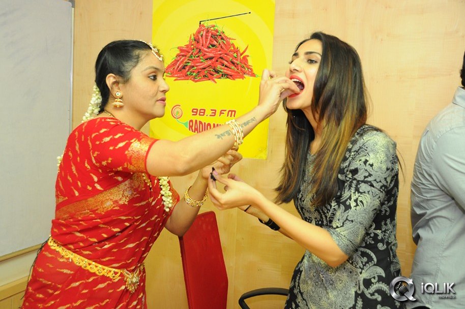 Aaha-Kalyanam-Team-Hungama-at-Radio-Mirchi